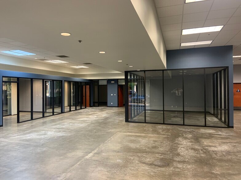 More Photos Of 14335-14345 Pipeline Ave, Chino Light Manufacturing For Lease