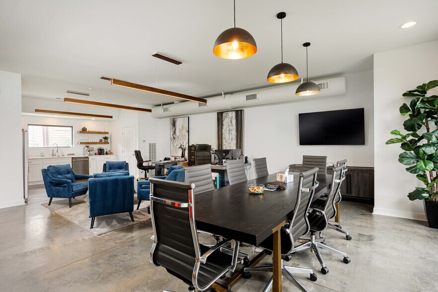 More Photos Of 1610 16th Ave S, Nashville Office For Sale