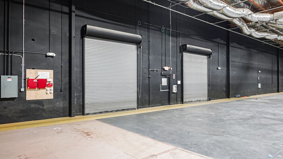 More Photos Of 10500 Orbital Way, Pacoima Manufacturing For Lease