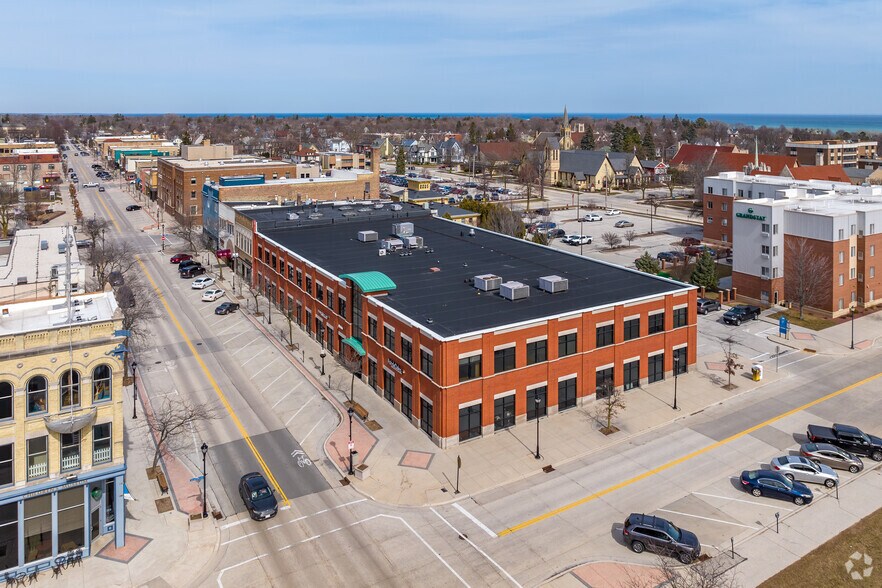 More Photos Of 909-915 N 8th St, Sheboygan Office For Lease
