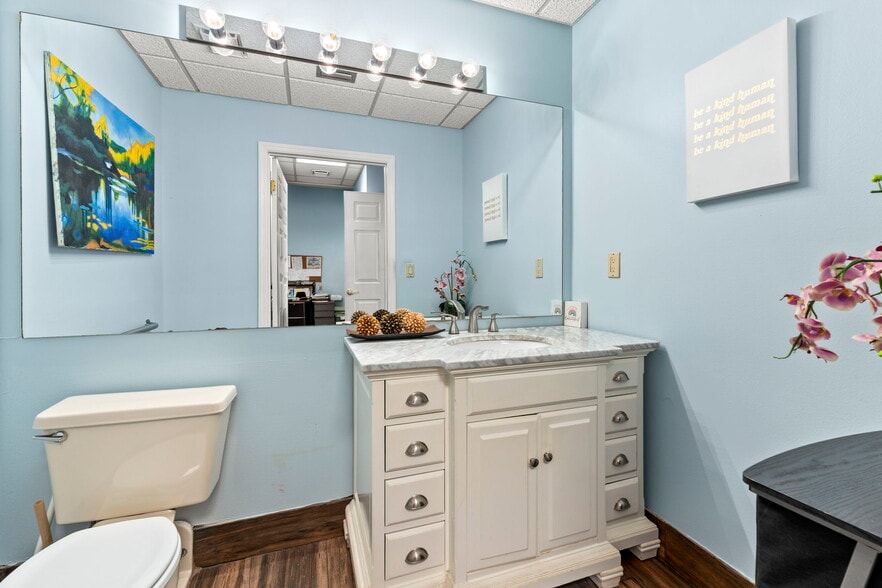 More Photos Of 900 SE Ocean Blvd, Stuart Office For Sale