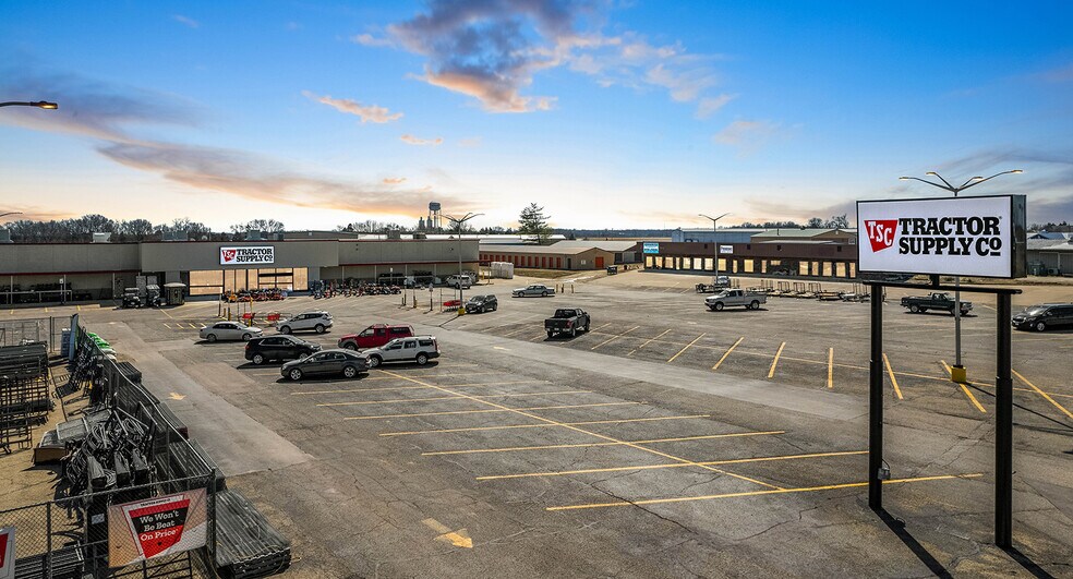 More Photos Of 1208 W Highway 28, Owensville Freestanding For Sale