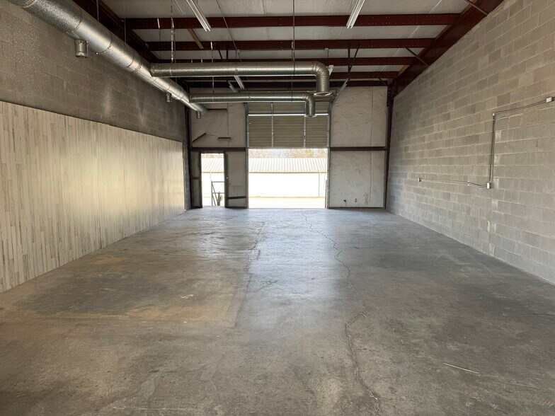 More Photos Of 114 Ryder Ln, Anderson Warehouse For Lease