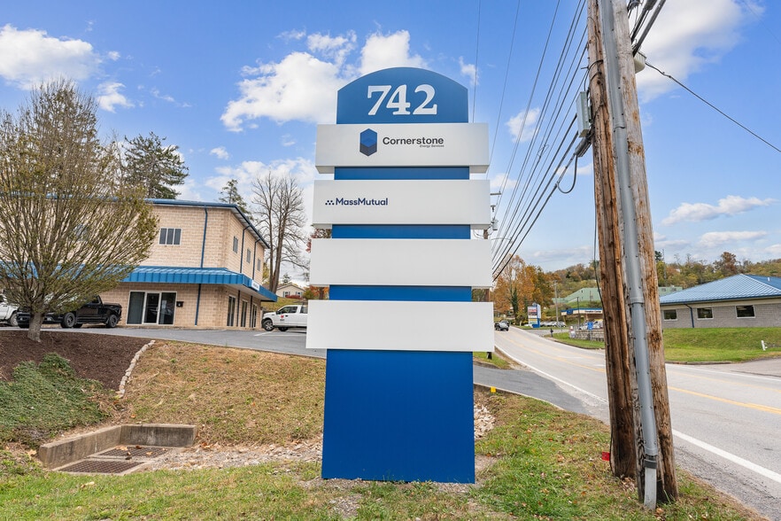 More Photos Of 742 Fairmont Rd, Morgantown Office For Lease