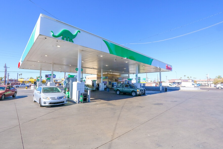 More Photos Of 2649 W Indian School Rd, Phoenix Service Station For Sale