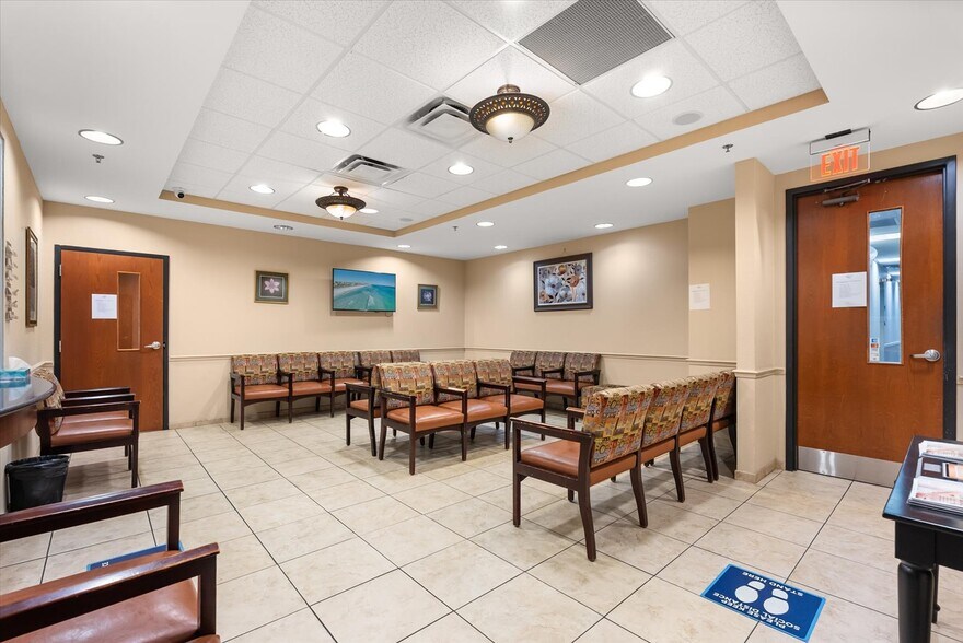 More Photos Of 1507 S Hiawassee Rd, Orlando Medical For Sale