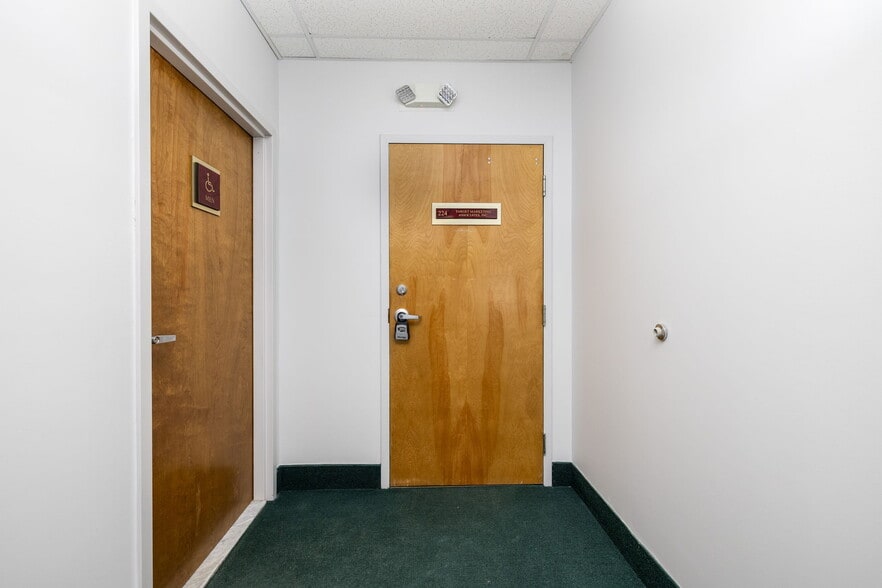 More Photos Of 35 Cold Spring Rd, Rocky Hill Office For Sale