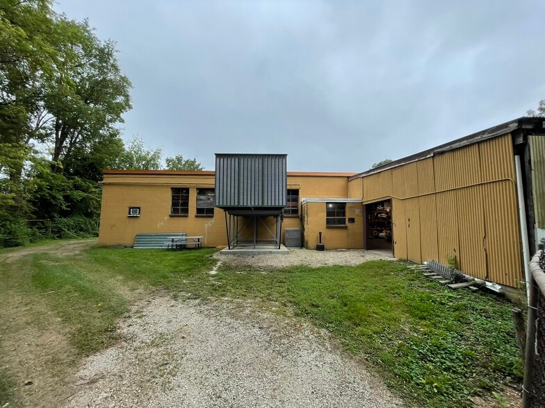 More Photos Of 411 Union St, Geneva Manufacturing For Sale