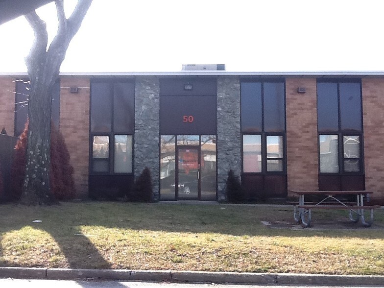 Primary Photo Of 50 Schmitt Blvd, Farmingdale Warehouse For Lease