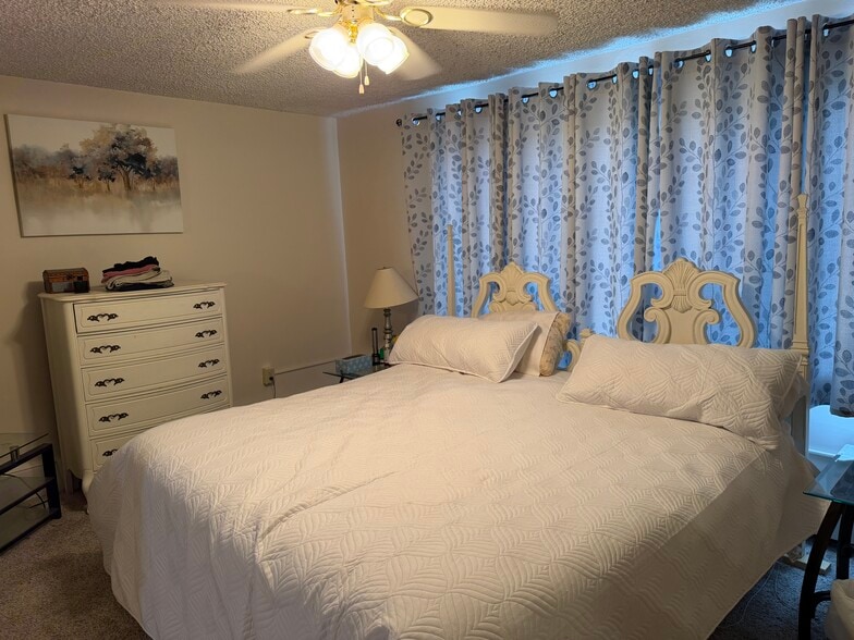 More Photos Of 1 N Main St, Ashley Restaurant For Sale