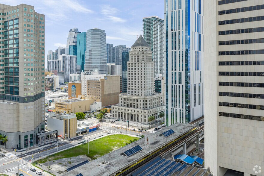 More Photos Of 73 W Flagler St, Miami Office For Sale