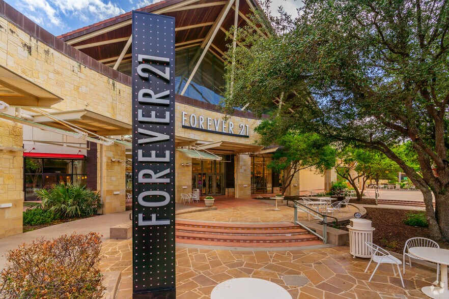 More Photos Of 15900 La Cantera Pky, San Antonio Unknown For Lease