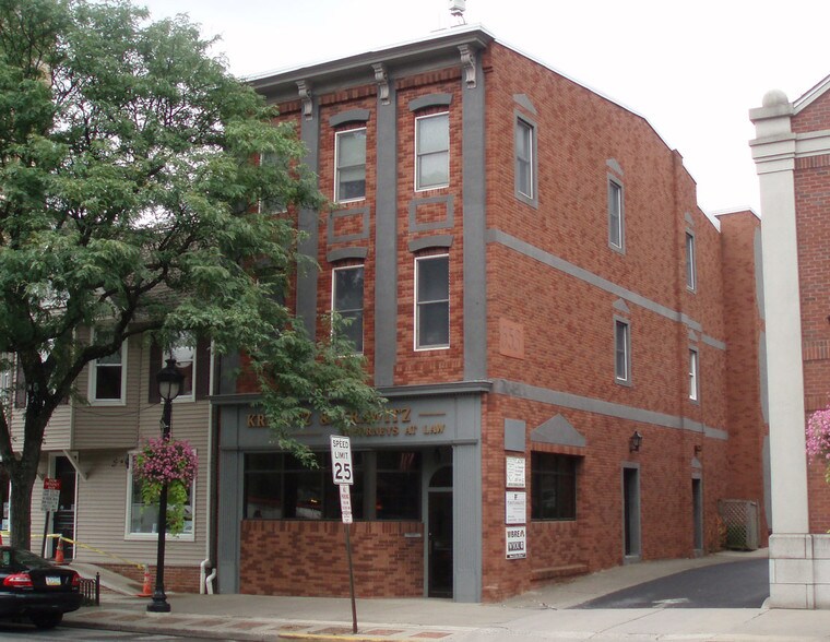 More Photos Of 553 Main St, Stroudsburg Loft Creative Space For Lease