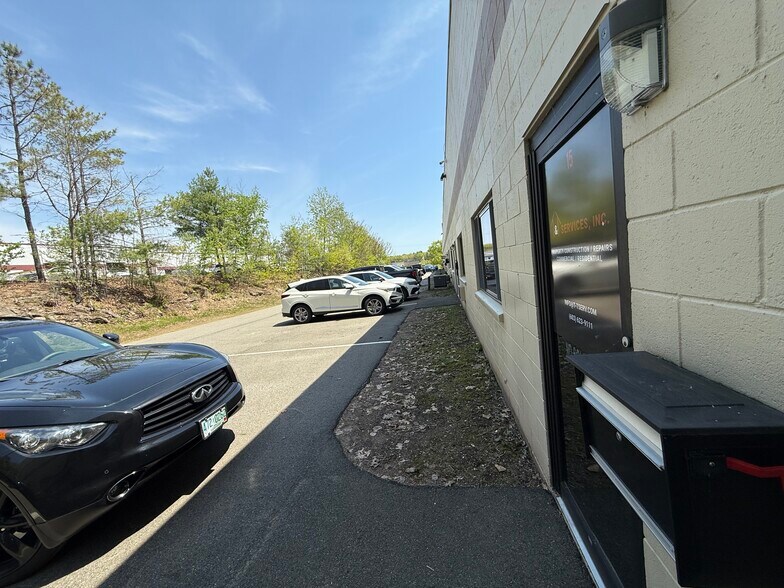 More Photos Of 728 E Industrial Park Dr, Manchester Warehouse For Lease
