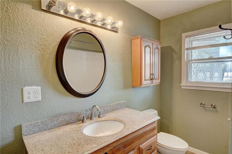 More Photos Of 3905 Prairie Ln, Austin Flex For Sale