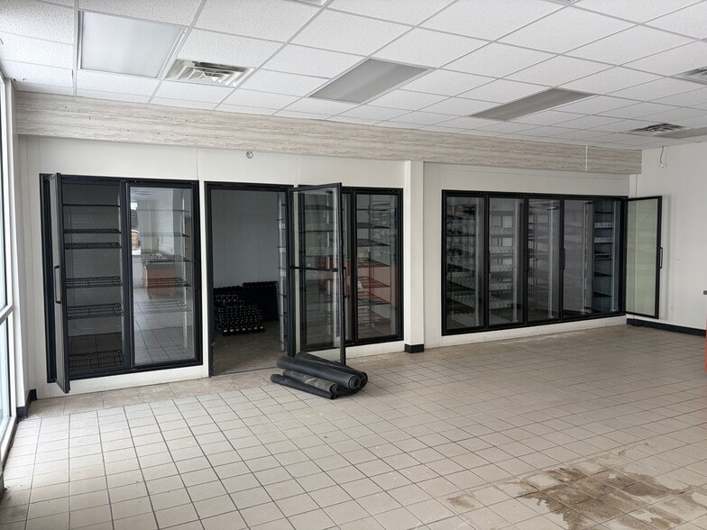 More Photos Of 339 Lincoln Ave, Cadiz Service Station For Sale