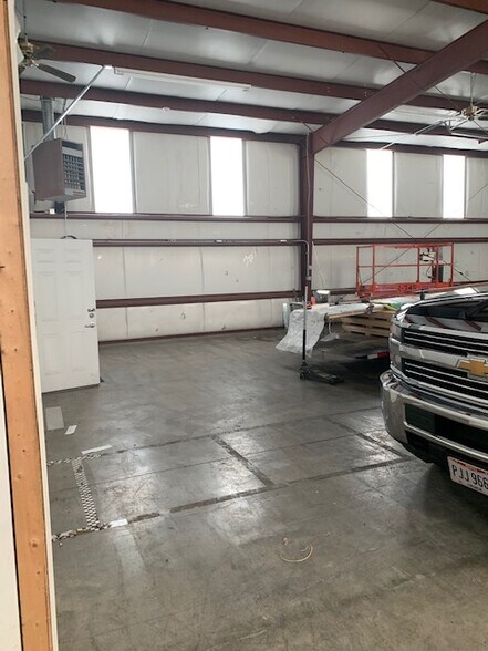 More Photos Of 7490 Bridgewater Rd, Huber Heights Manufacturing For Lease