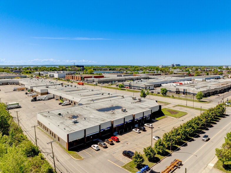 More Photos Of 1730-1850 Av 55e, Montréal Showroom For Lease