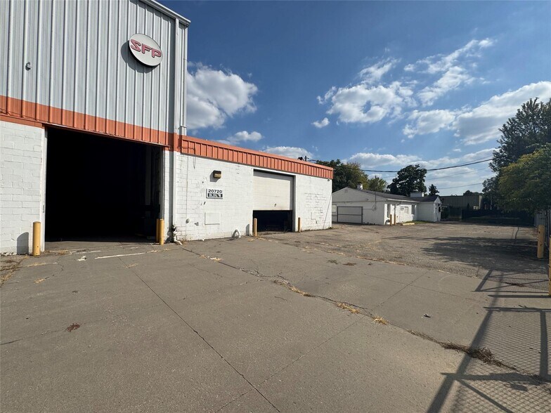 More Photos Of 20720 Tuck Rd, Farmington Hills Manufacturing For Sale