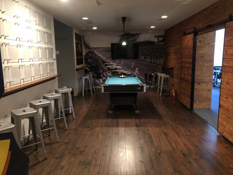 More Photos Of 3700 Thompson St, Austin Loft Creative Space For Lease