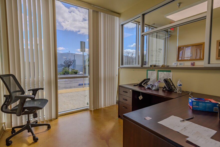 More Photos Of 42389 Winchester Rd, Temecula Warehouse For Sale