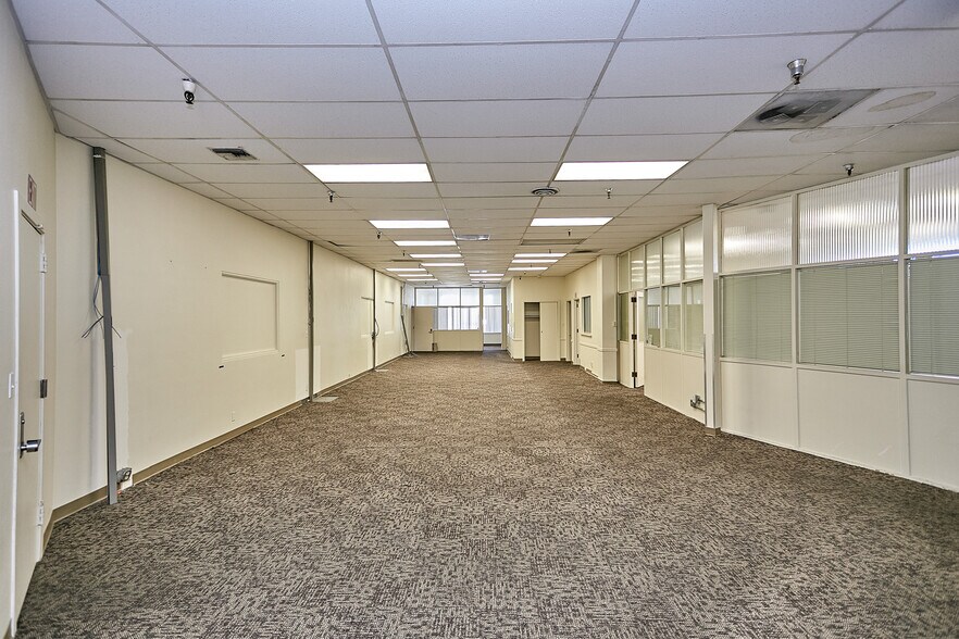 More Photos Of 5300 Harbor St, Commerce Warehouse For Lease