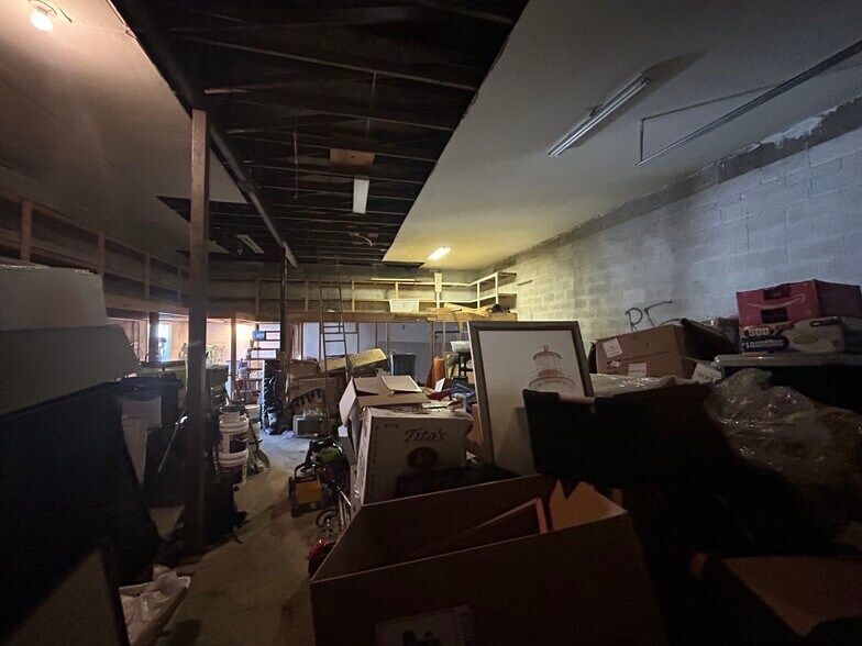 More Photos Of 2028 Buchanan St, Hollywood Distribution For Lease