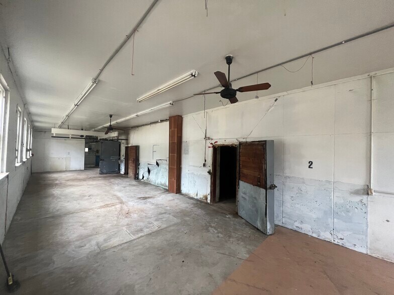 More Photos Of 303 N 5th St, Saint Pauls Freestanding For Lease