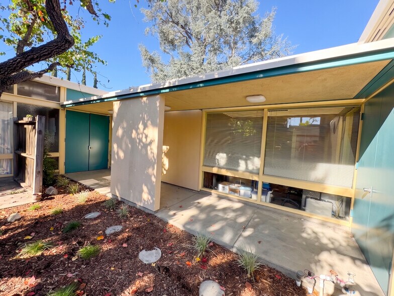 More Photos Of 319 Harvard Ave, Claremont Office For Sale