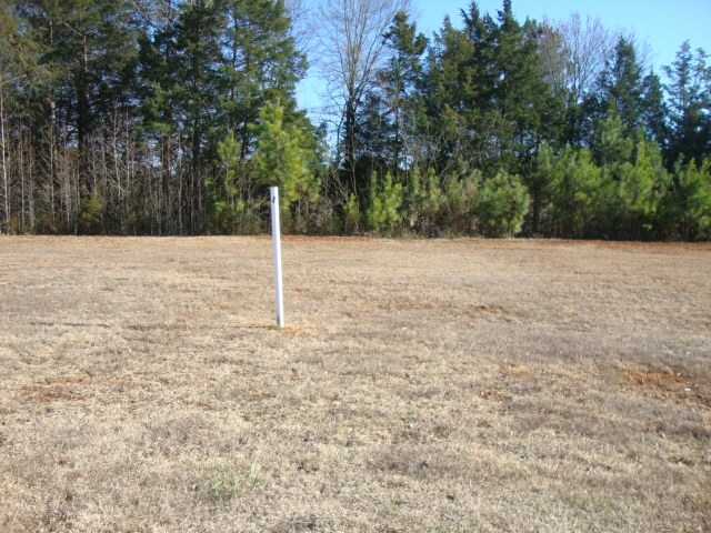 More Photos Of 2 Leas Courtyard Dr, Seneca Medical For Sale