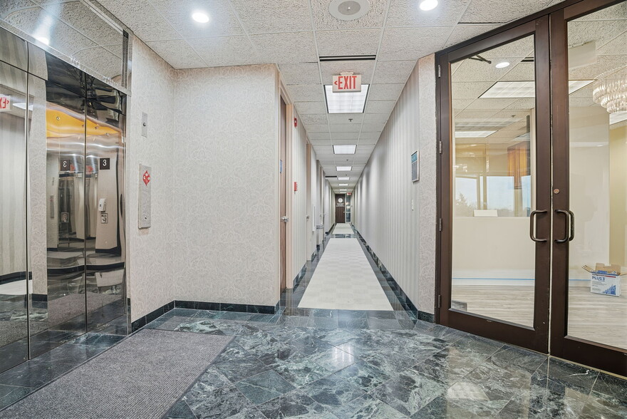 More Photos Of 941 Hillwind Rd NE, Minneapolis Medical For Sale