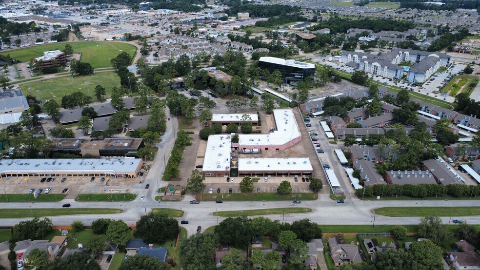 More Photos Of 14503 Bammel North Houston Rd, Houston Research And Development For Lease