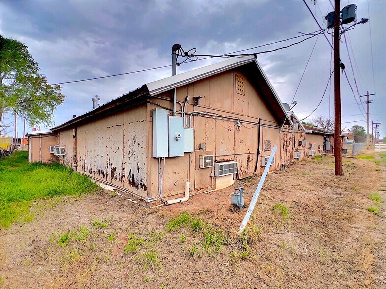 More Photos Of 413 W Broadway St, Hollis Hotel For Sale