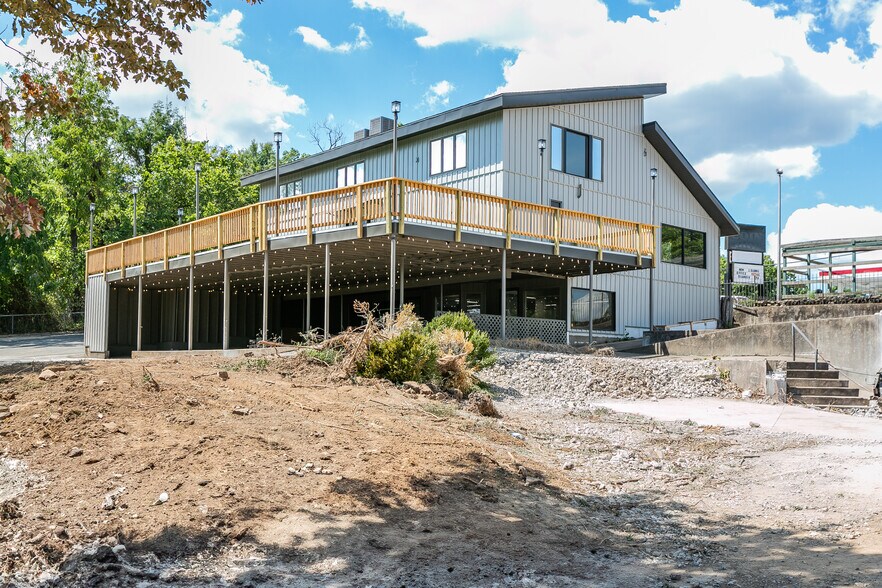 More Photos Of 1116 W Highway 76, Branson General Retail For Lease