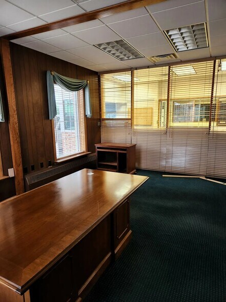 More Photos Of 3 E Wea St, Paola Office For Sale