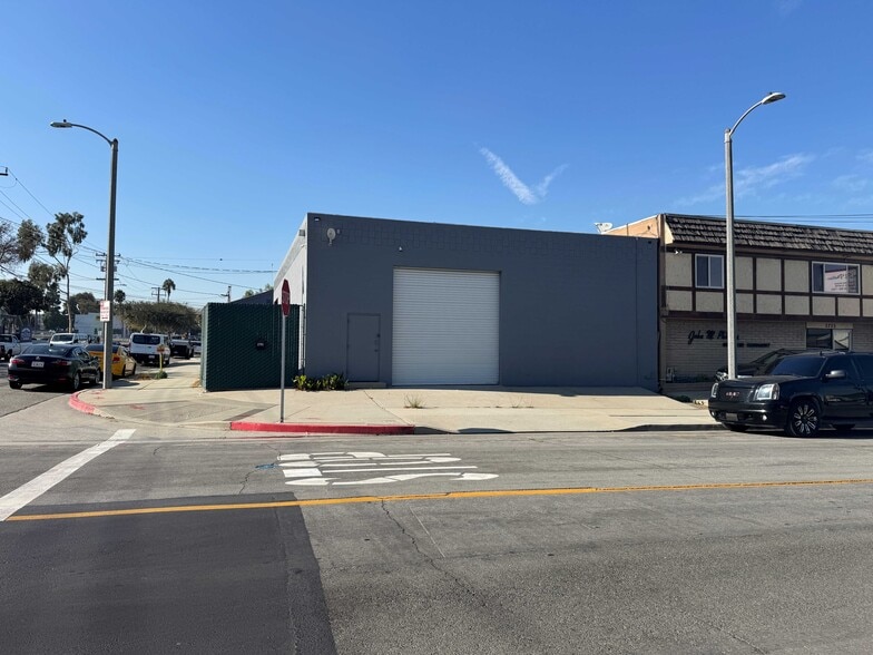 Primary Photo Of 2701 Dawson Ave, Signal Hill Warehouse For Lease