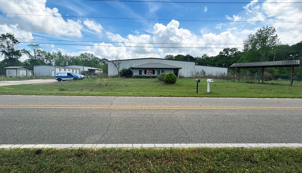 More Photos Of 378 Eastland Rd, Dothan Distribution For Sale