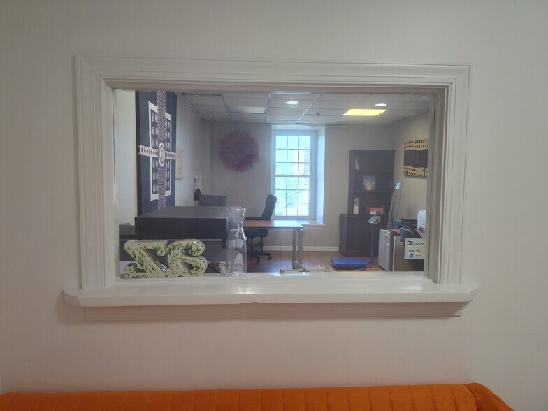 More Photos Of 50 S Pickett St, Alexandria Medical For Sale