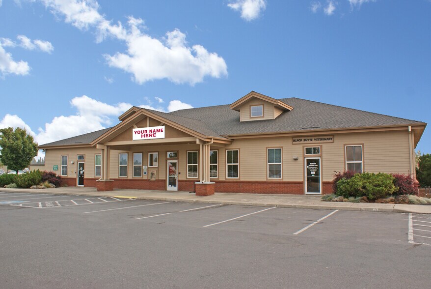 More Photos Of 703 N Larch Ave, Sisters Office For Lease