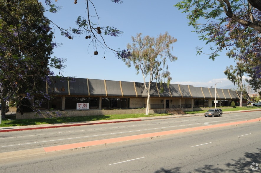More Photos Of 200 W Redlands Blvd, Redlands Freestanding For Lease