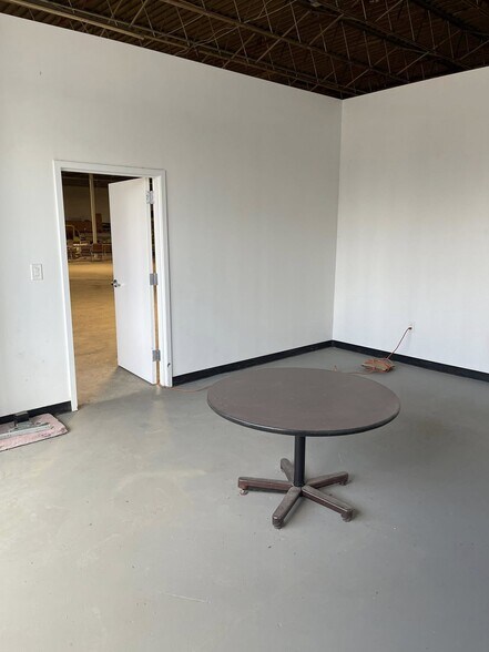 More Photos Of 1341 Hughes Ford Rd, Frederick Light Manufacturing For Sale