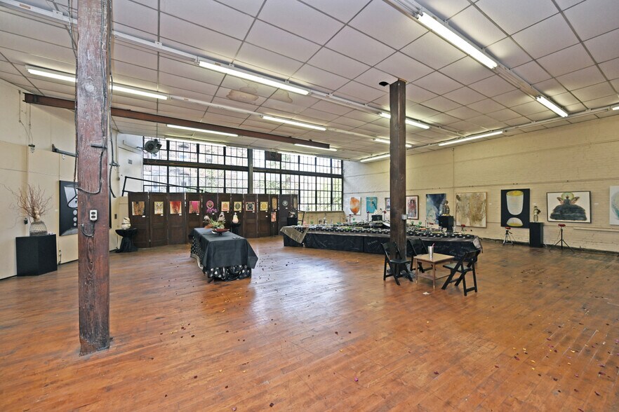 More Photos Of 2025 Dunlap St, Cincinnati Light Manufacturing For Sale