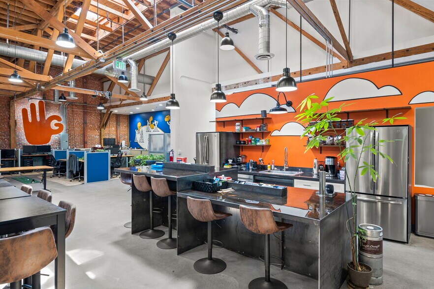 More Photos Of 419 E Main St, Ventura Restaurant For Sale