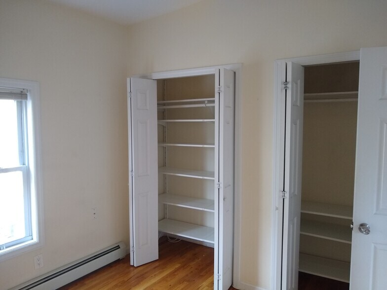 More Photos Of 382 2nd St, Jersey City Storefront Retail Residential For Sale