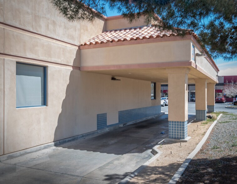 More Photos Of 20236 US Hwy 18, Apple Valley Fast Food For Lease