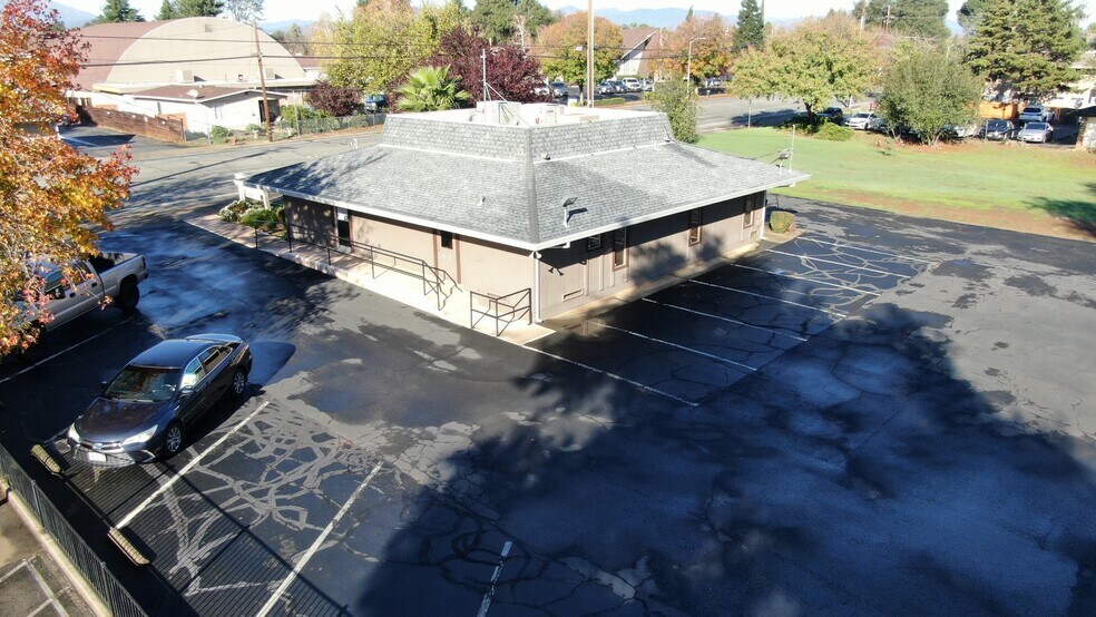 More Photos Of 3753 Churn Creek Rd, Redding Office For Sale