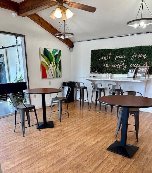 More Photos Of 6639 NW 36th St, Bethany Freestanding For Lease