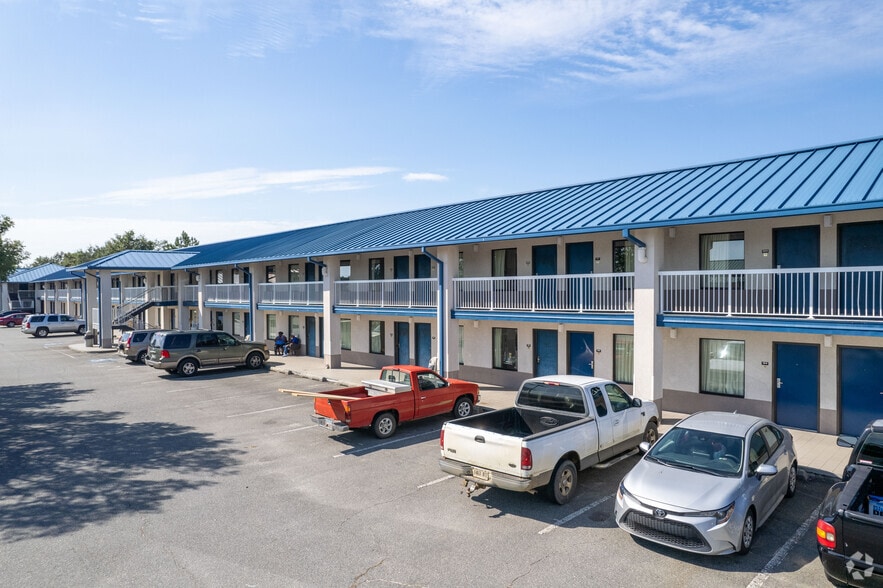 More Photos Of 1827 W Hill Ave, Valdosta Hotel For Sale