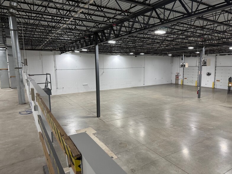 More Photos Of 1601-1627 Rock Creek Blvd, Joliet Distribution For Sale