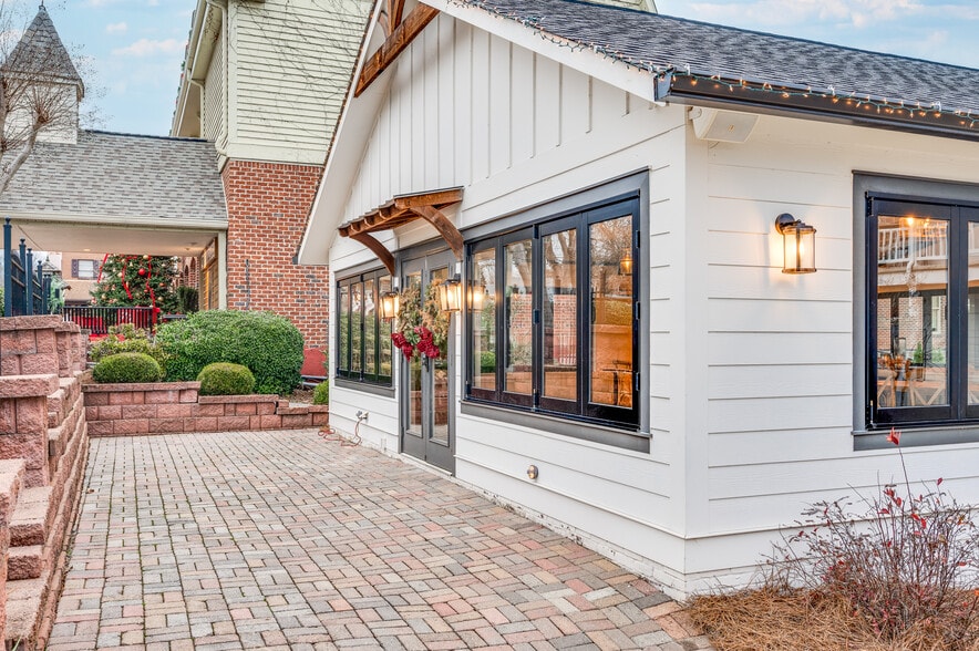 More Photos Of 27 S Park St, Dahlonega Hotel For Sale